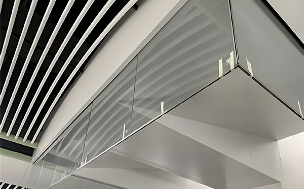 永昌玻璃挡烟垂壁