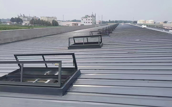 某中学室内体育馆永昌排烟窗改造项目