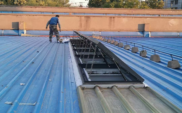 某区域性物流仓储中心永昌排烟窗系统安装项目